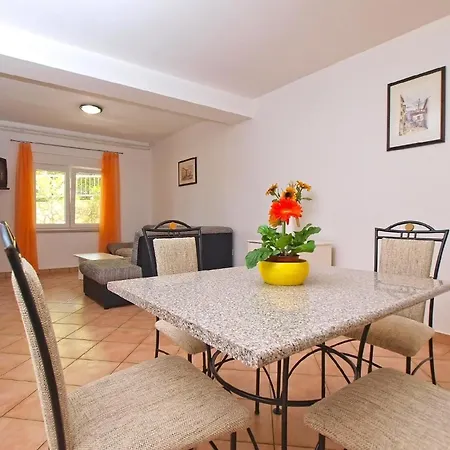 Fuer 4 Personen Ca 65 Qm In Pula, Istrien Istrische Riviera Apartment *